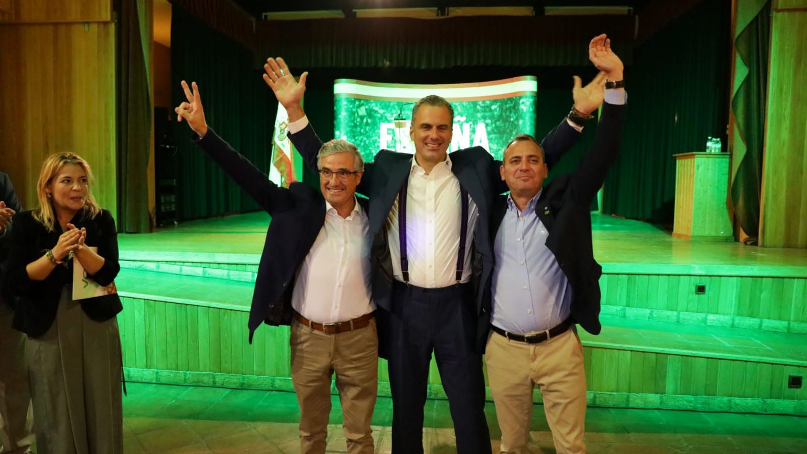 Javier Ortega Smith, Tomás Fernández Ríos y Andrés Aragón Bejarano en Almonte, Hueva