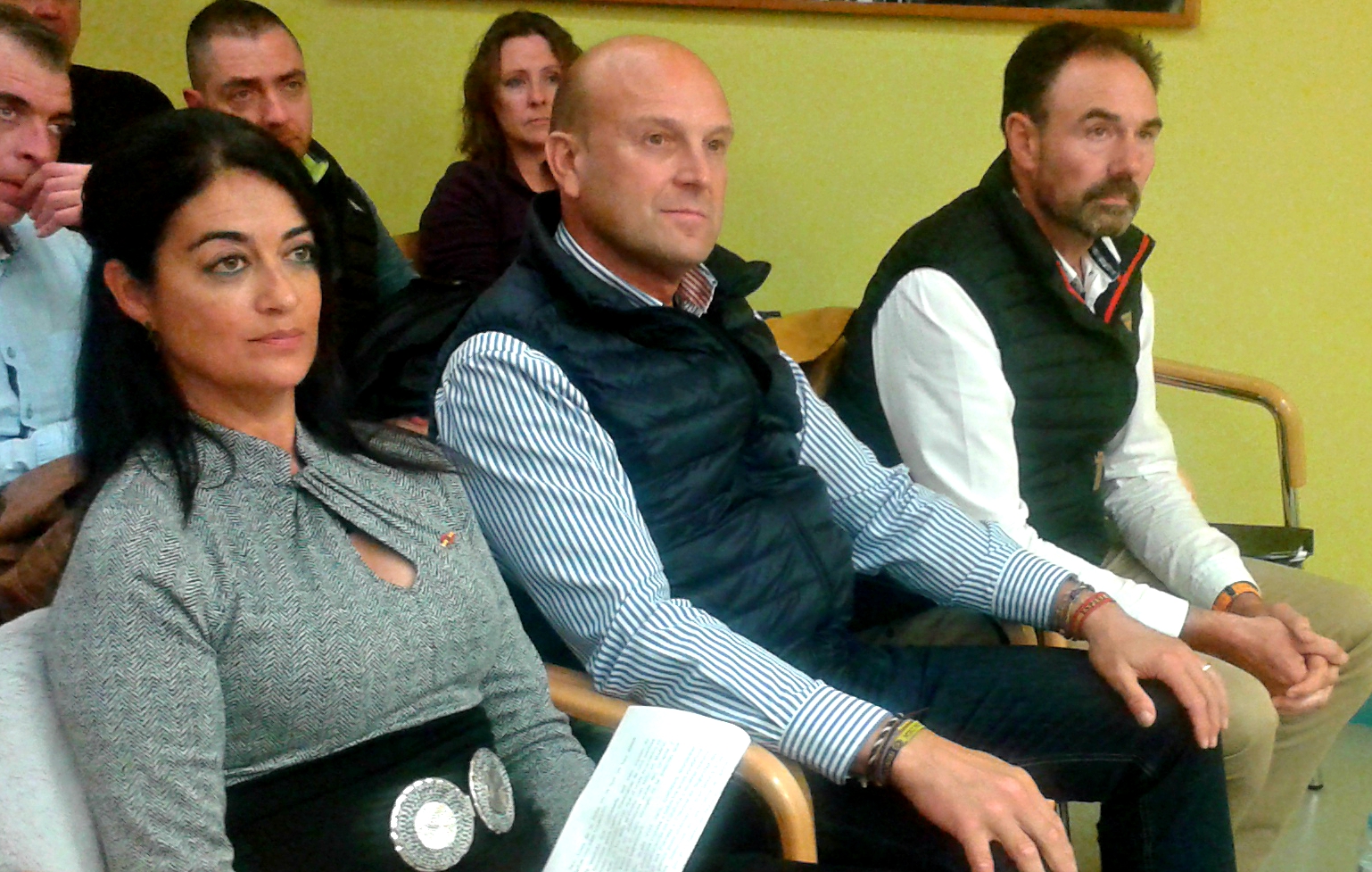 Marta Moreno, Ricardo Arrudi y Pablo Ciprés en el acto de VOX en Jaca.
