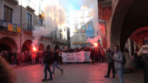 Violentos CDR ocupan la plaza del Ayuntamiento