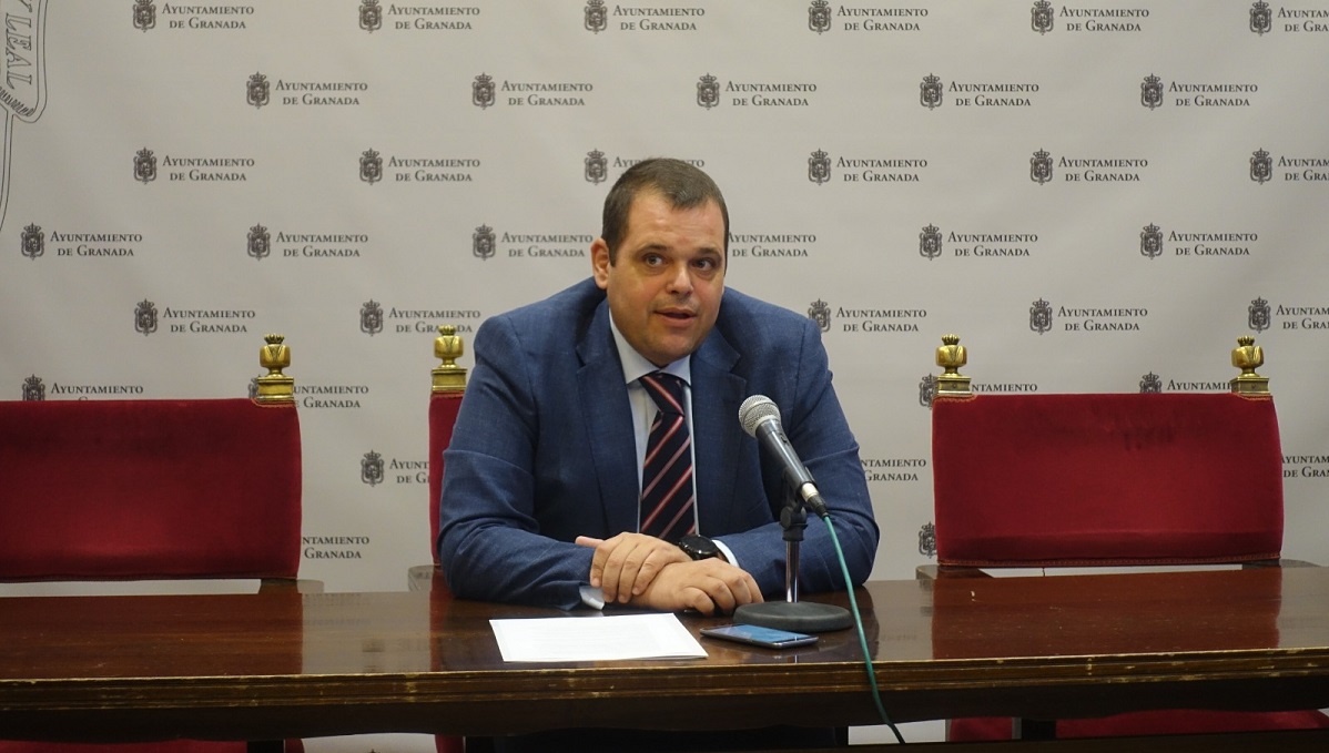 Onofre Miralles, portavoz del grupo municipal de VOX en el Ayuntamiento de Granada
