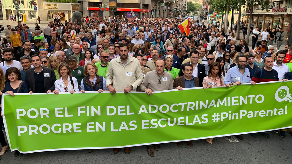 Presidente VOX Murcia Provincia, José Ántelo, junto con Diputados nacionales, regionales, afiliados y simpatizantes