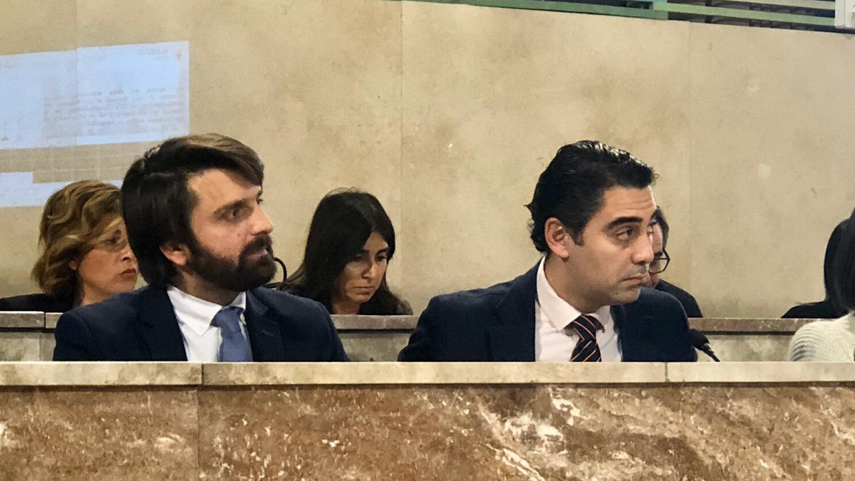 Juan Francisco Rojas y Joaquin Pérez en el Pleno del Ayuntamiento de Almería
