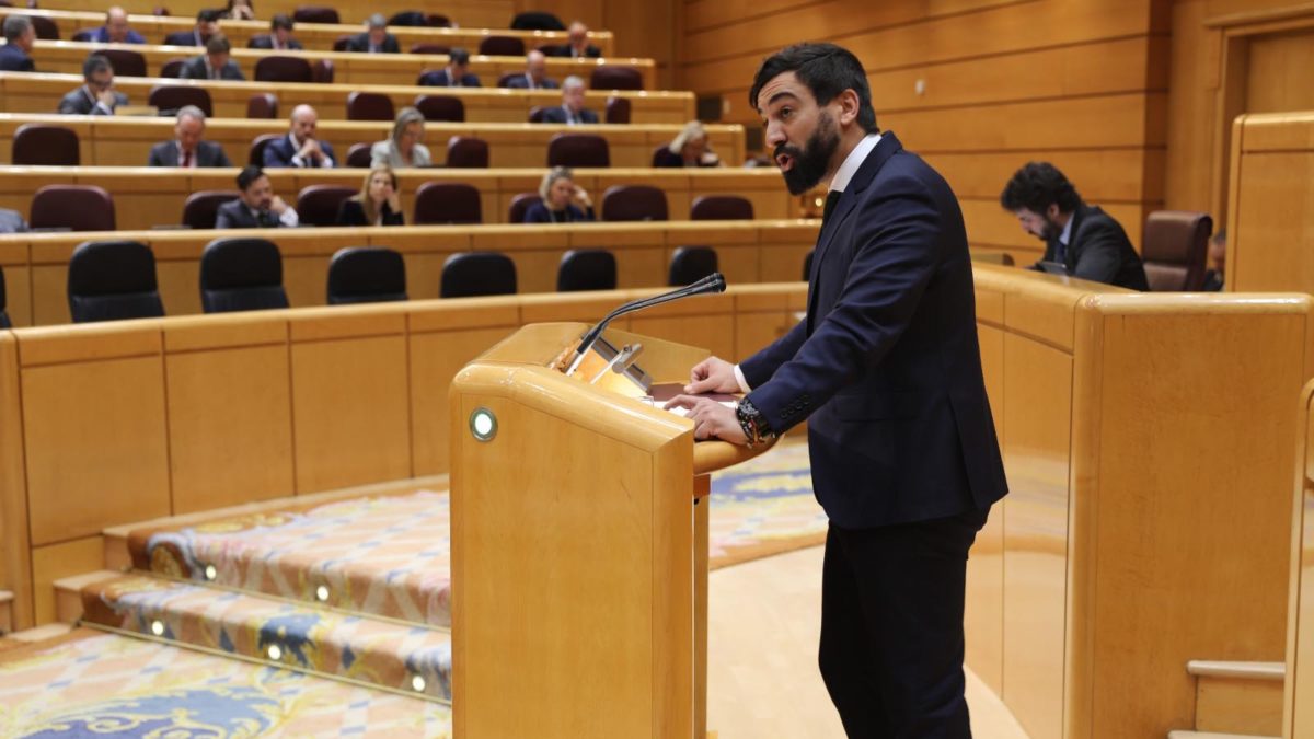 El senador de VOX Jacobo González-Robatto