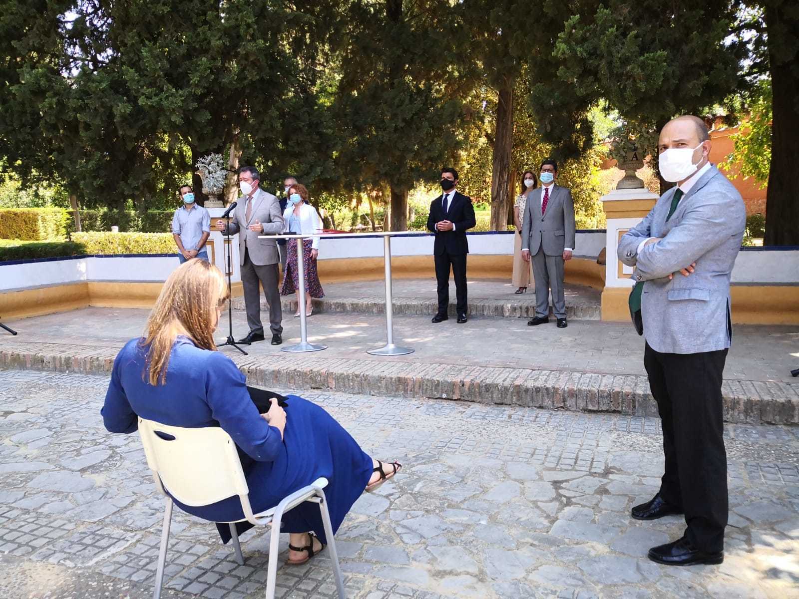 Afirma que “VOX demuestra su coherencia con propuestas concretas y no con el postureo propio del alcalde y del resto de grupos que intentan dar una falsa imagen de consenso y unidad de acción”
