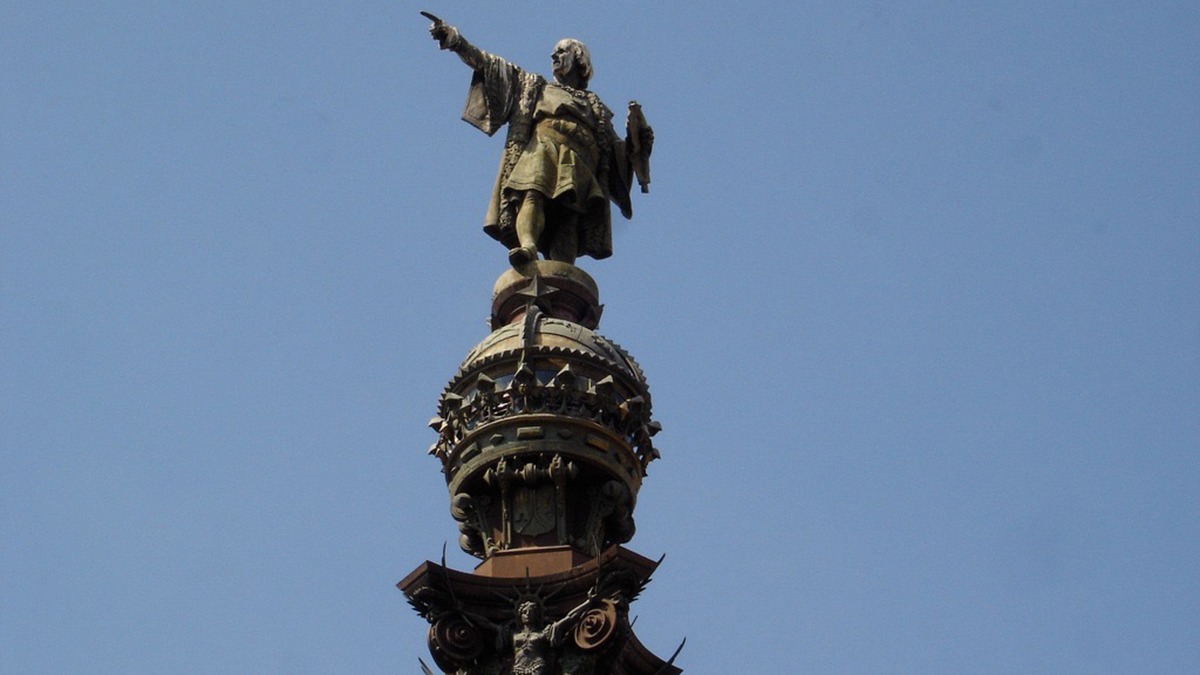 Imagen de la estatua de Cristobal Colón