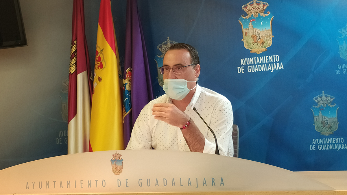 ANTONIO DE MIGUEL MOCIONES