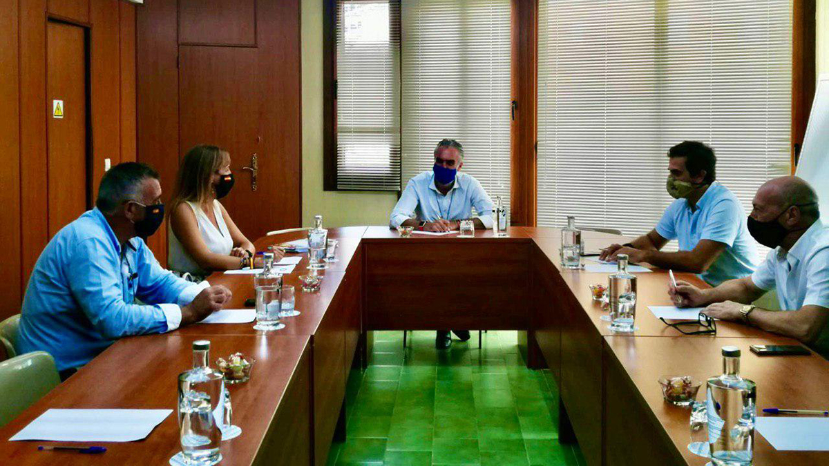 Reunión AEHCOS y VOX