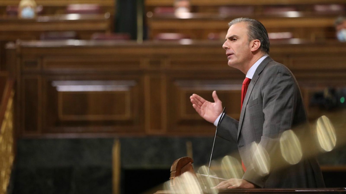 Javier Ortega en la tribuna del Congreso