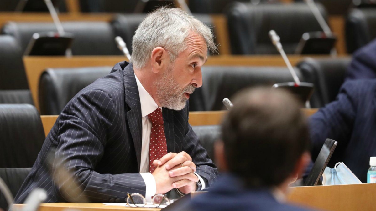 Rubén Manso, en la comisión de Asuntos Económicos.,
