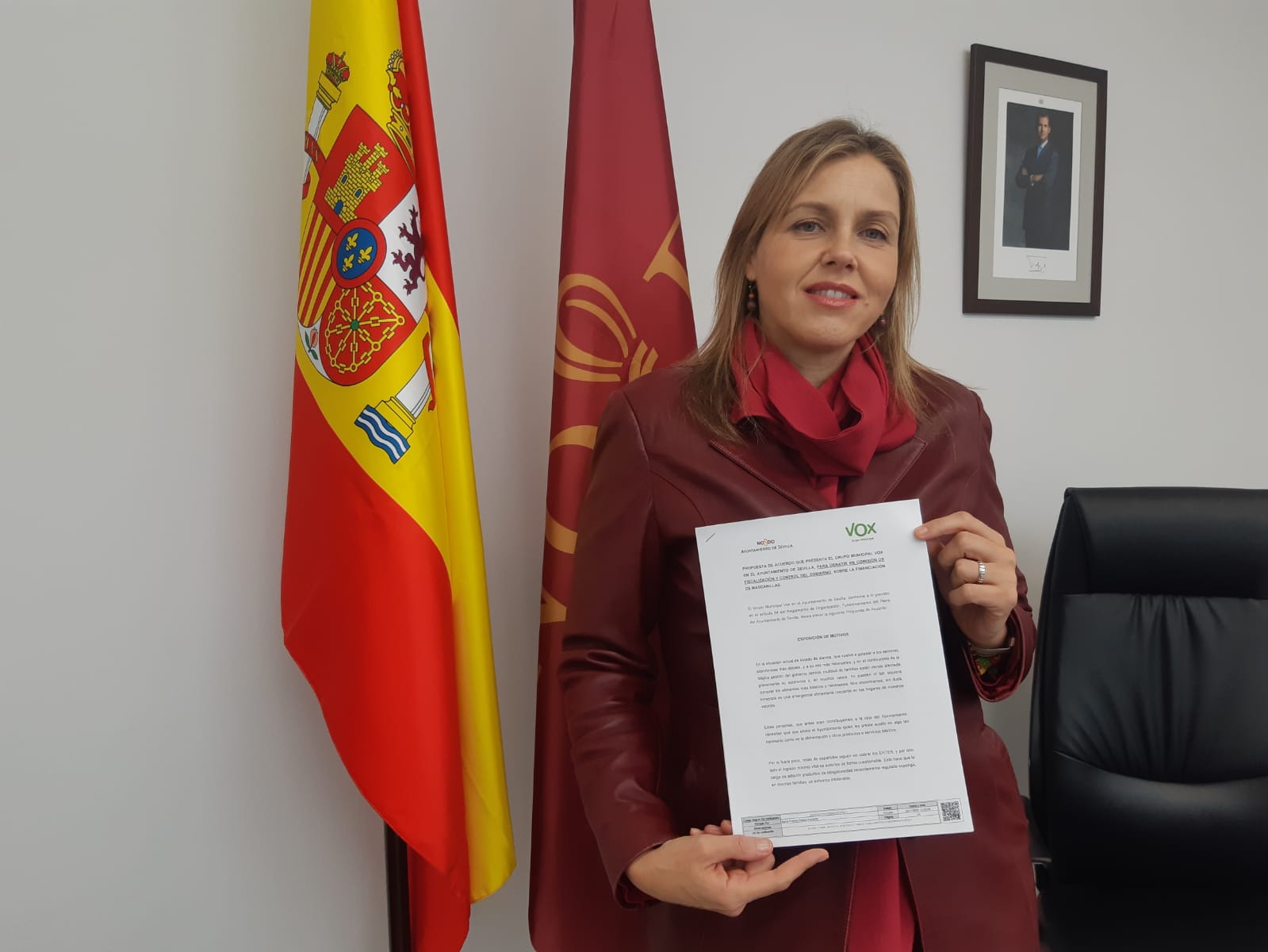 Cuestiona la posición de Podemos “que supedita su interés partidista, demencial, por encima de la salud de todos los sevillanos pues su negativa ataca precisamente a la población menos favorecida que se ve obligada a reutilizar mascarillas”