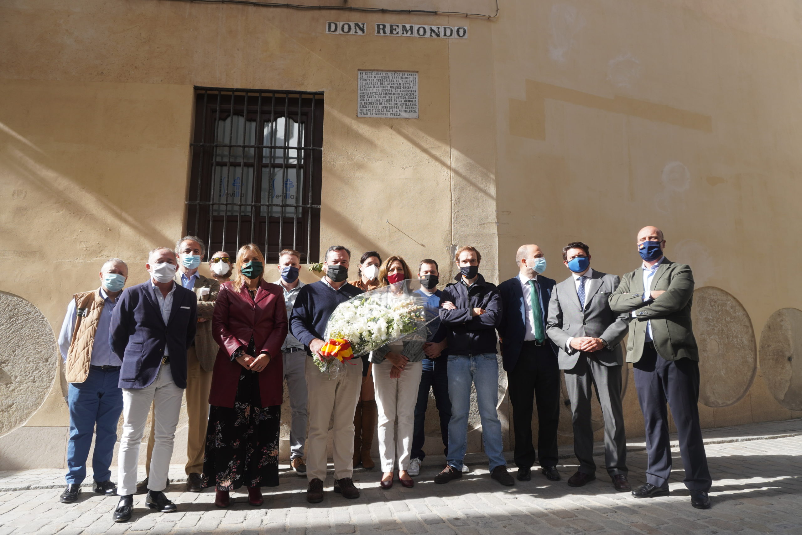 VOX homenajea al matrimonio Jimenez-Becerril frente al pacto del PSOE con sus asesinos
