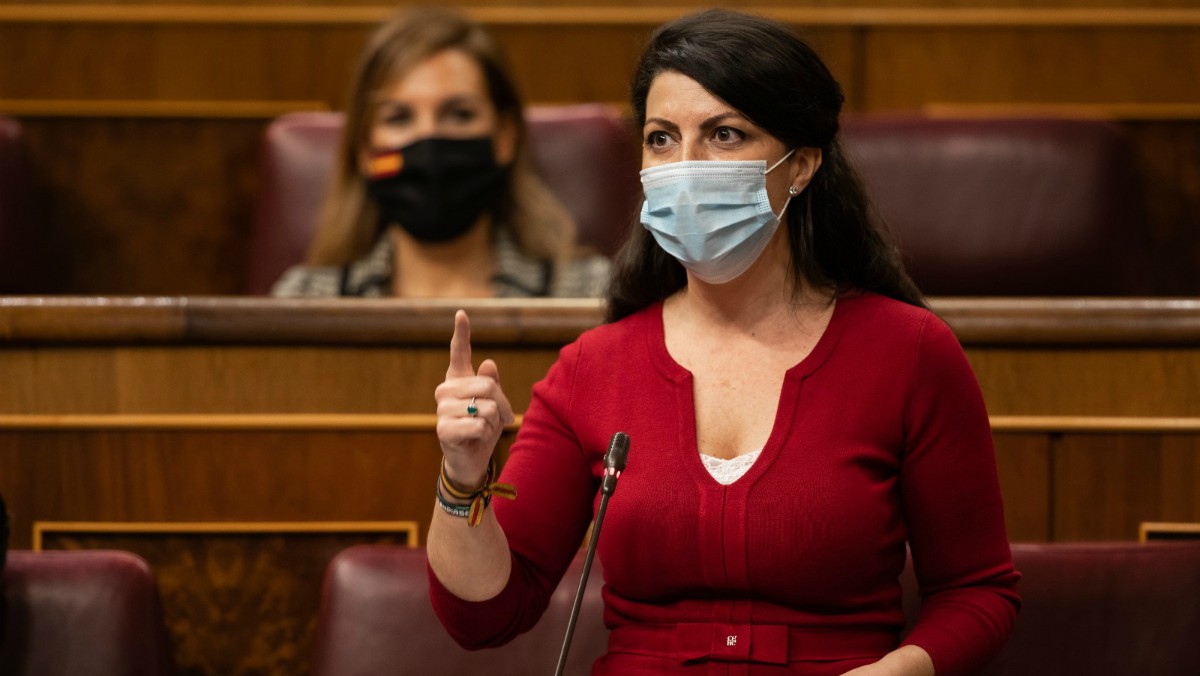 Macarena Olona en la sesión de control al Gobierno.