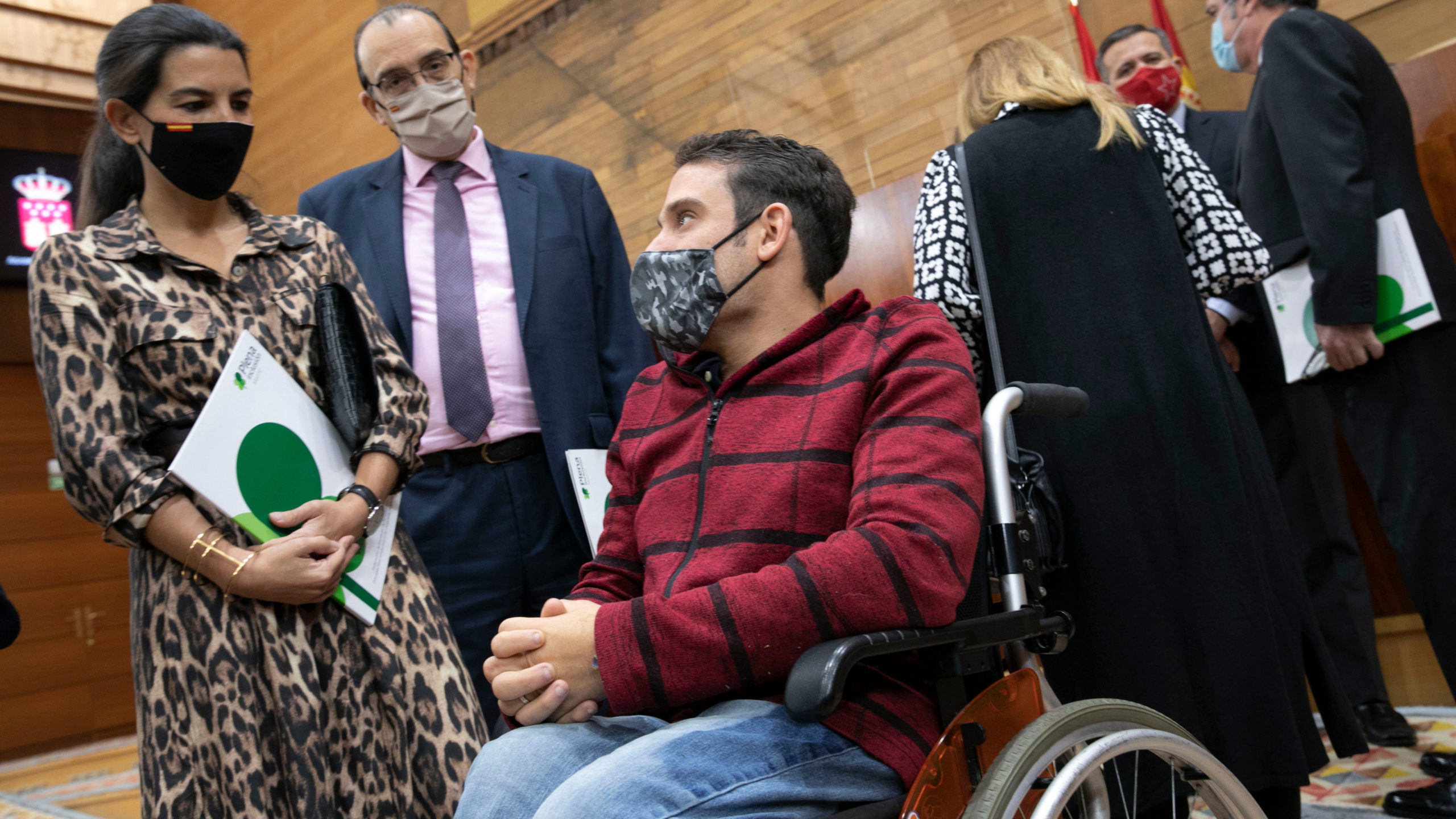 Imagen de Rocío Monasterio e Ignacio Arias en la Asamblea de Madrid.