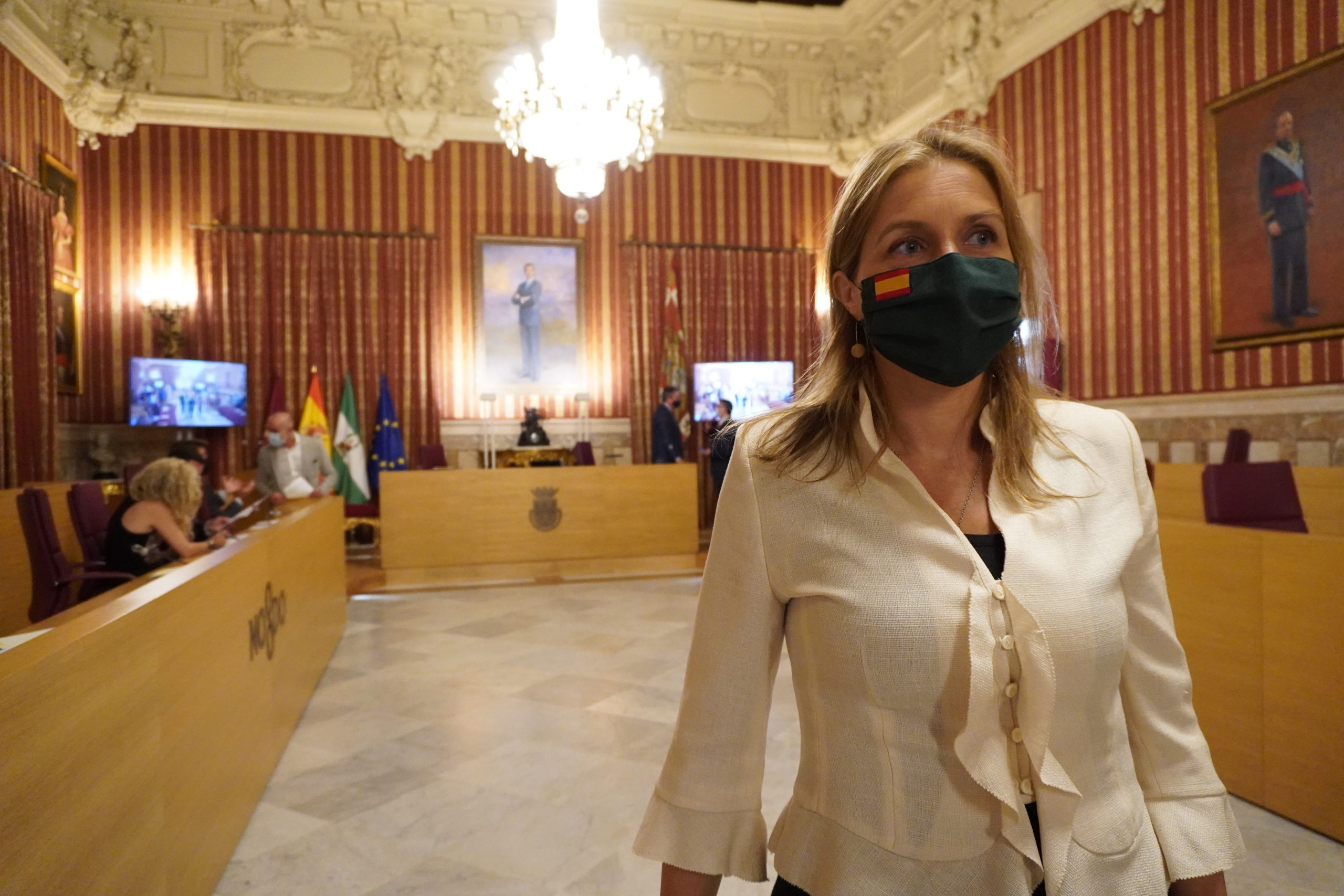 VOX califica de “caramelo envenenado” el “regalo” de 230.000 euros, dinero resultante de la liquidación de la Fundación De Sevilla “que Espadas, lejos de dedicar a las familias que peor lo pasan, lo inyecta en lo que podría parecer el chiringuito del PP”