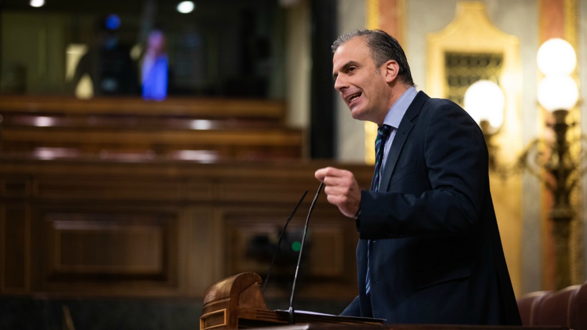 Javier Ortega en la tribuna del Congreso