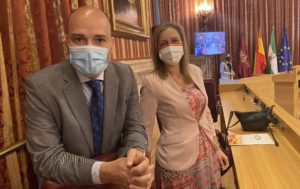 Cristina Peláez y Gonzalo García de Polavieja en el Salón Colón.