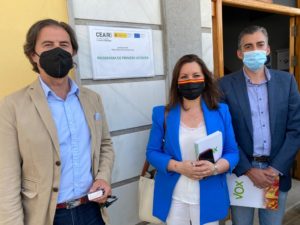 Benito Morillo, Ángela Mulas y Juan Miguel Espinar en el CEAR de Mairena.