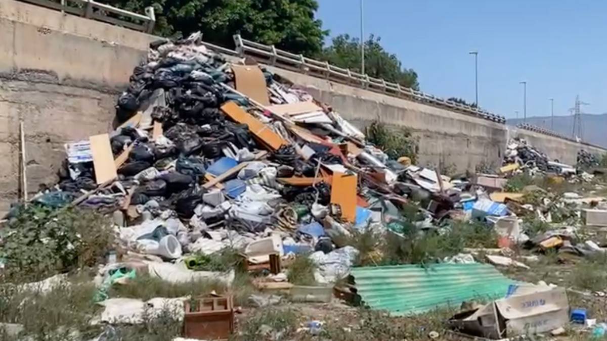 vertidos descontrolados rio andarax