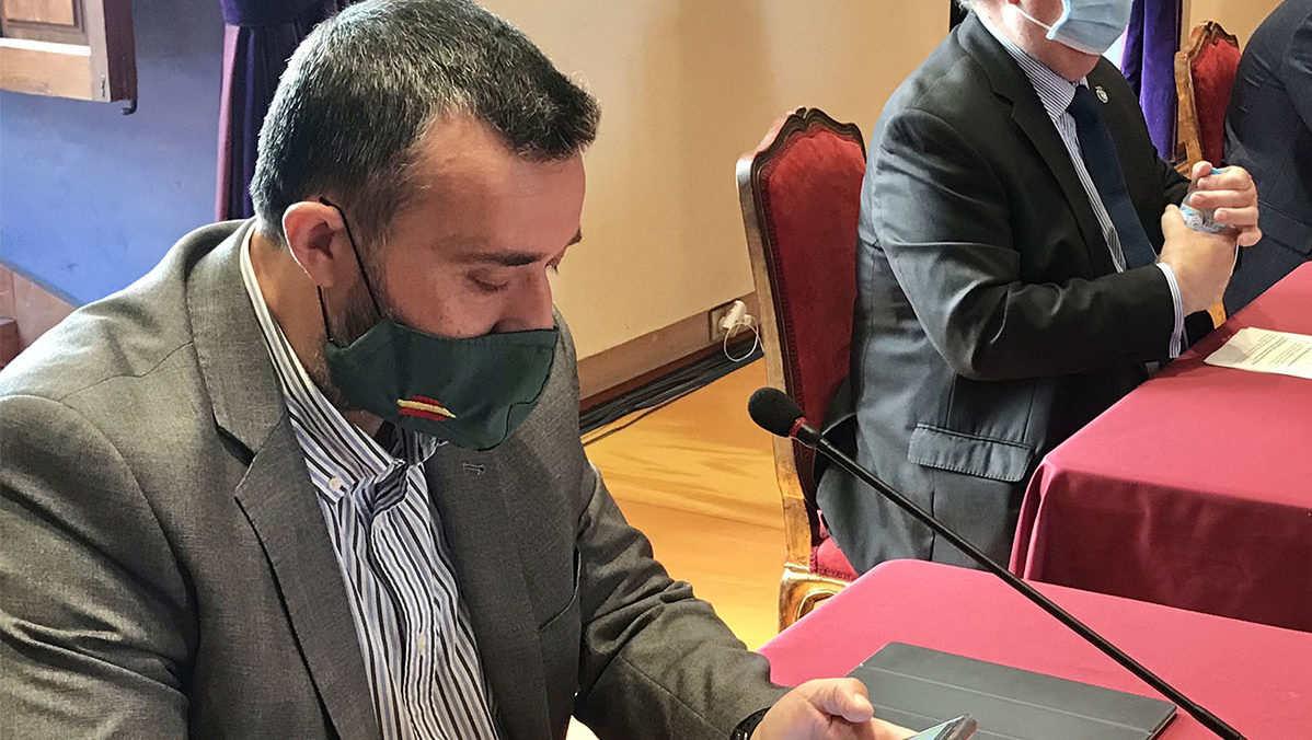 VOX presenta una moción