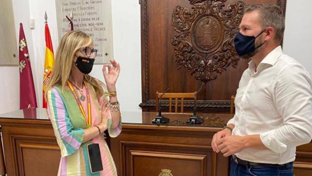 Carmen Menduiña y Jose García - Concejales de VOX en Lorca