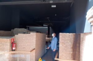 Gonzalo García Polavieja visitando las instalaciones del castillo de San Jorge.