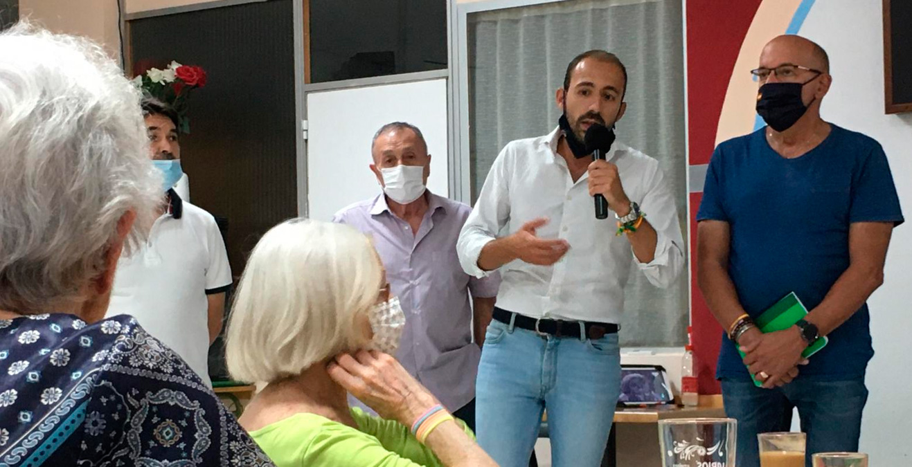 Hila condena a los residentes de Camp Redó a vivir secuestrados en su propio barrio, entre okupas, inmigración ilegal y un incivismo salvaje