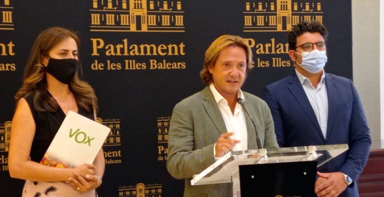Campos ha señalado al tripartito del Consell de Mallorca y el Gobierno balear para exigir el cierre del IMAS y la devolución plena de competencias al Ejecutivo autonómico.