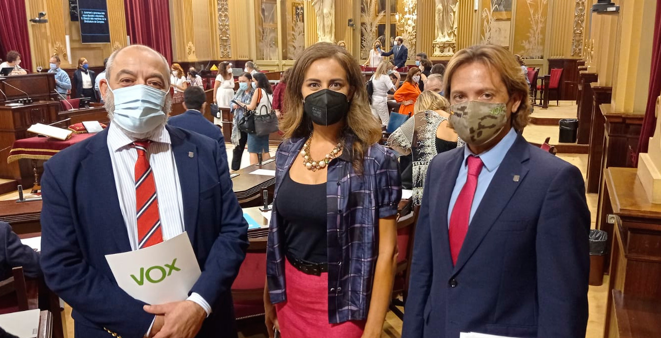 El discurso de la Sra. Armengol evidencia que es una presidenta acabada, agotada, una presidenta que ha vuelto al discurso fácil de que aquí vivimos en un paraíso, que su gestión ha sido una maravilla y que las ayudas millonarias llegan a todo el mundo.