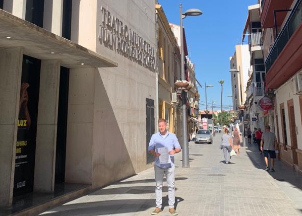Adrián Trashorras en el lugar de la denuncia.