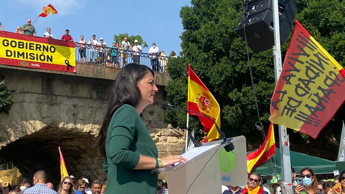 Macarena Olona durante el acto del 12 de octubre en Sevilla.