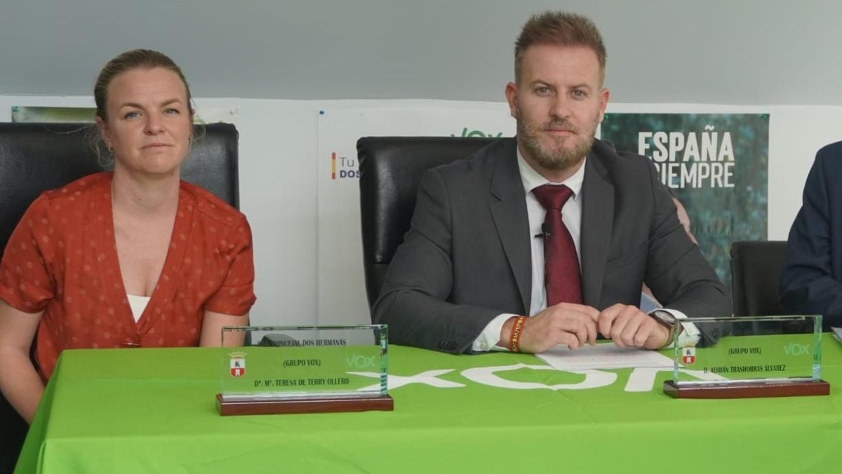 Adrián Trashorras y Teresa Terry en una rueda de prensa.