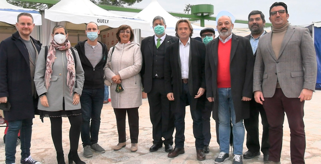 mostrar nuestro apoyo a las personas del campo que están muy preocupados por la Ley de Bienestar Animal que va a acabar con su forma de vida