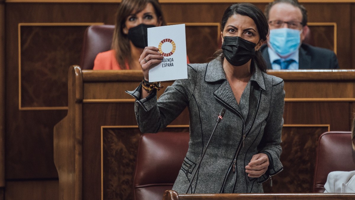 Macarena Olona con la agenda españa