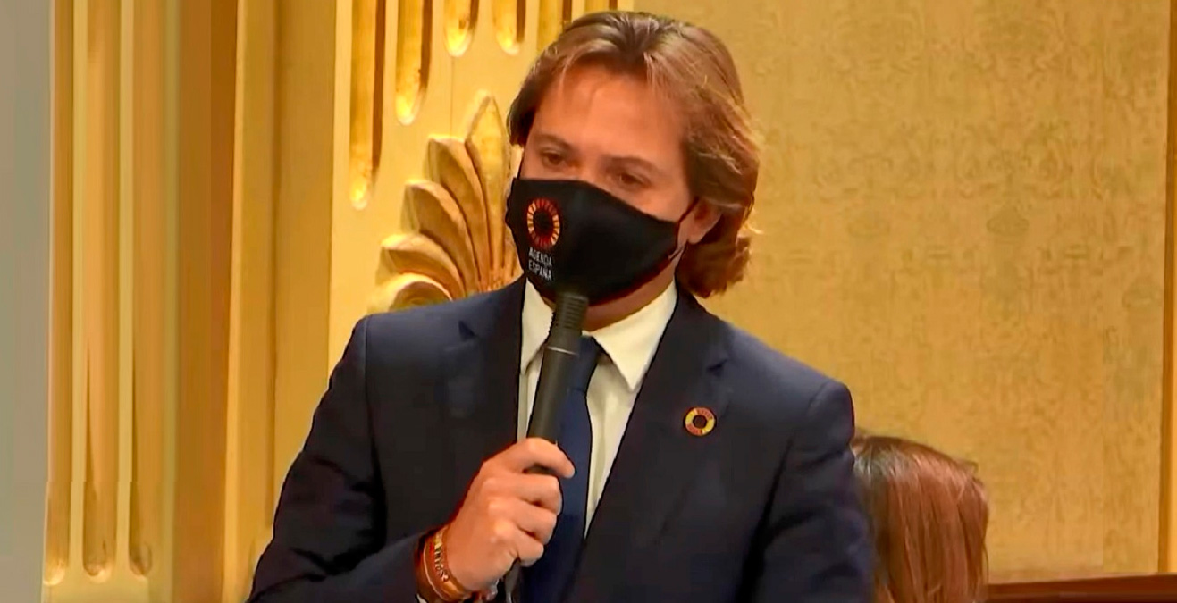 Si alguien representa el fascismo es un Gobierno socialcomunista y separatista colega de proetarras que quieren demoler nuestro régimen constitucional
