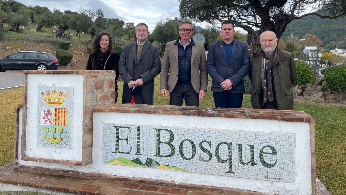 Manuel Gavira durante la visita a El Bosque.