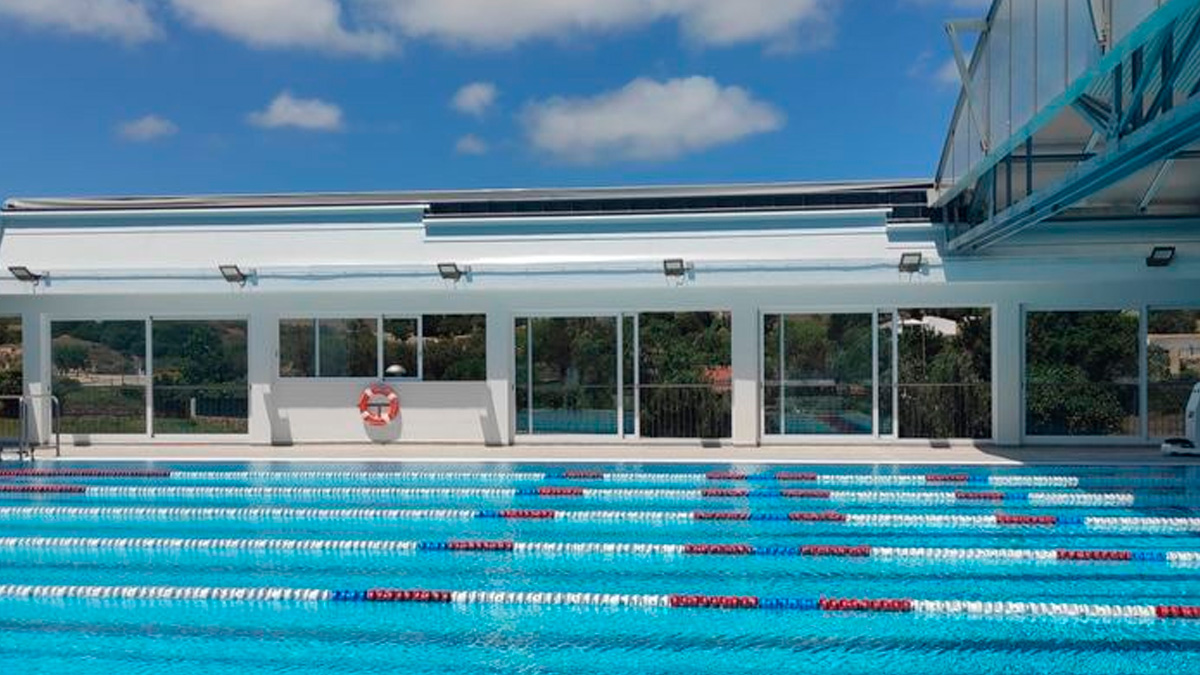 La nueva piscina municipal de Es Mercadal se ha convertido ya en un culebrón cuyo final aún se desconoce.