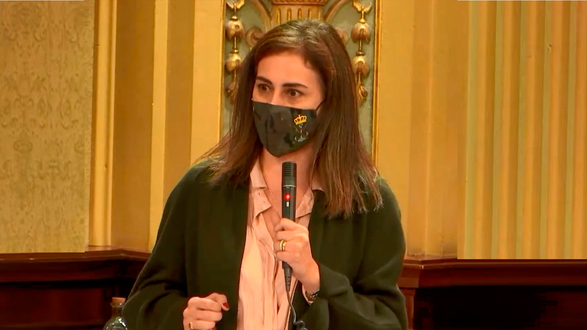 han decidido exigir algo tan absurdo como un título de catalán para desarrollar labores de celador cuando jamás se lo habían exigido antes