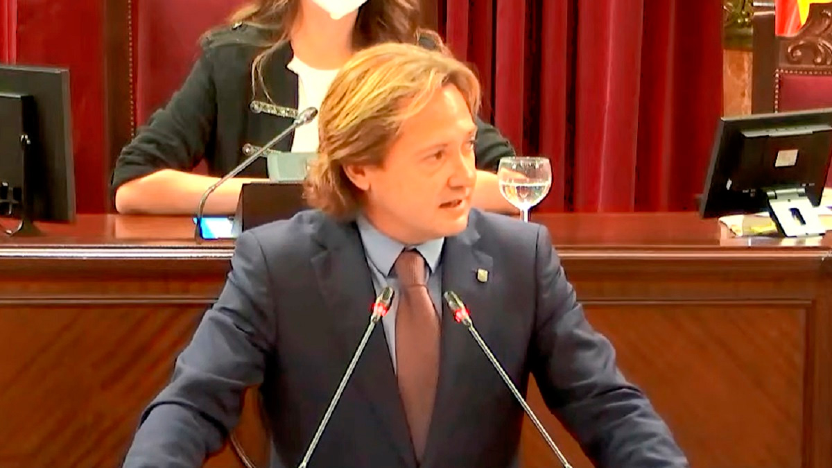 no pueden defender a los homosexuales cuando fomentan la inmigración y la educación del Islam en las escuelas