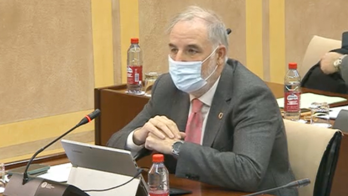 Macario Valpuesta en la comisión de fomento.