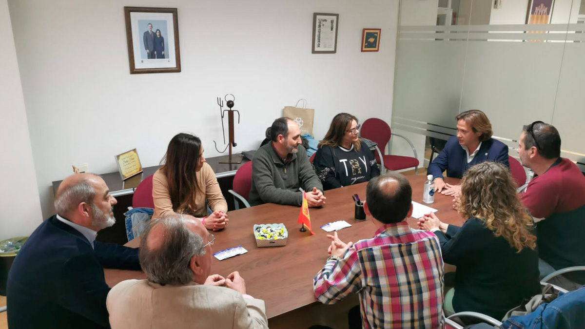 la coordinadora local Marga Palmer ha agradecido "el respaldo y la dedicación" del partido a nivel provincial con su grupo