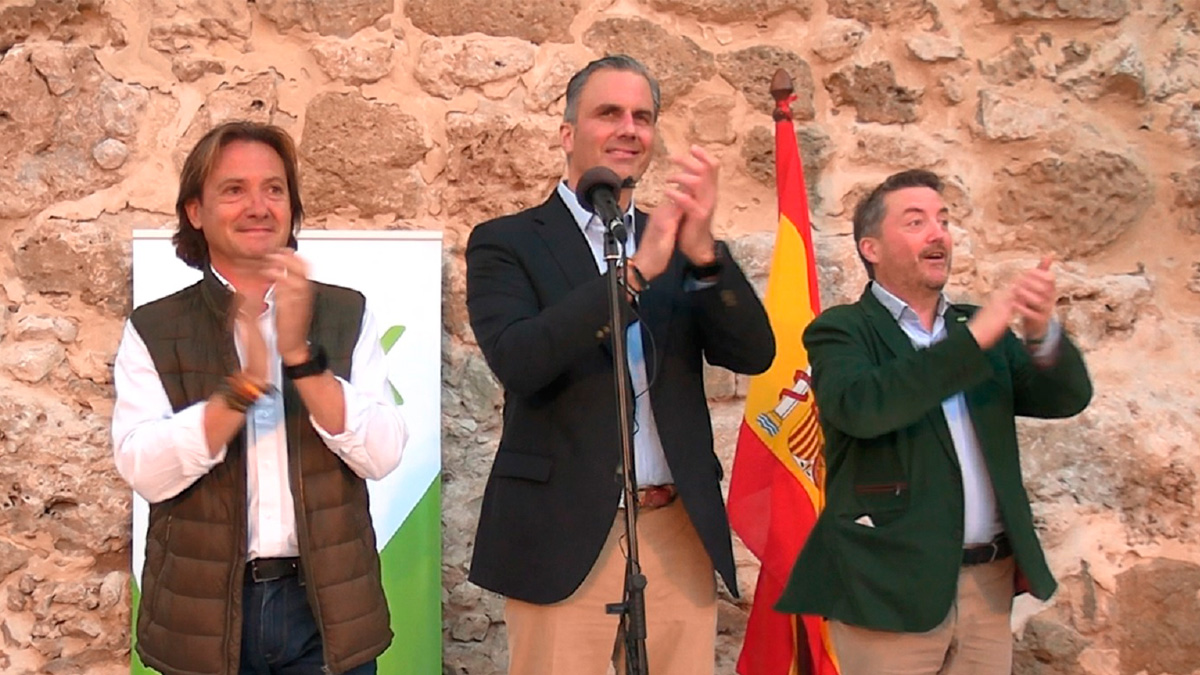 Acto en la Plaça Bastió de Mahón de este martes 19 de abril con Javier Ortega Smith