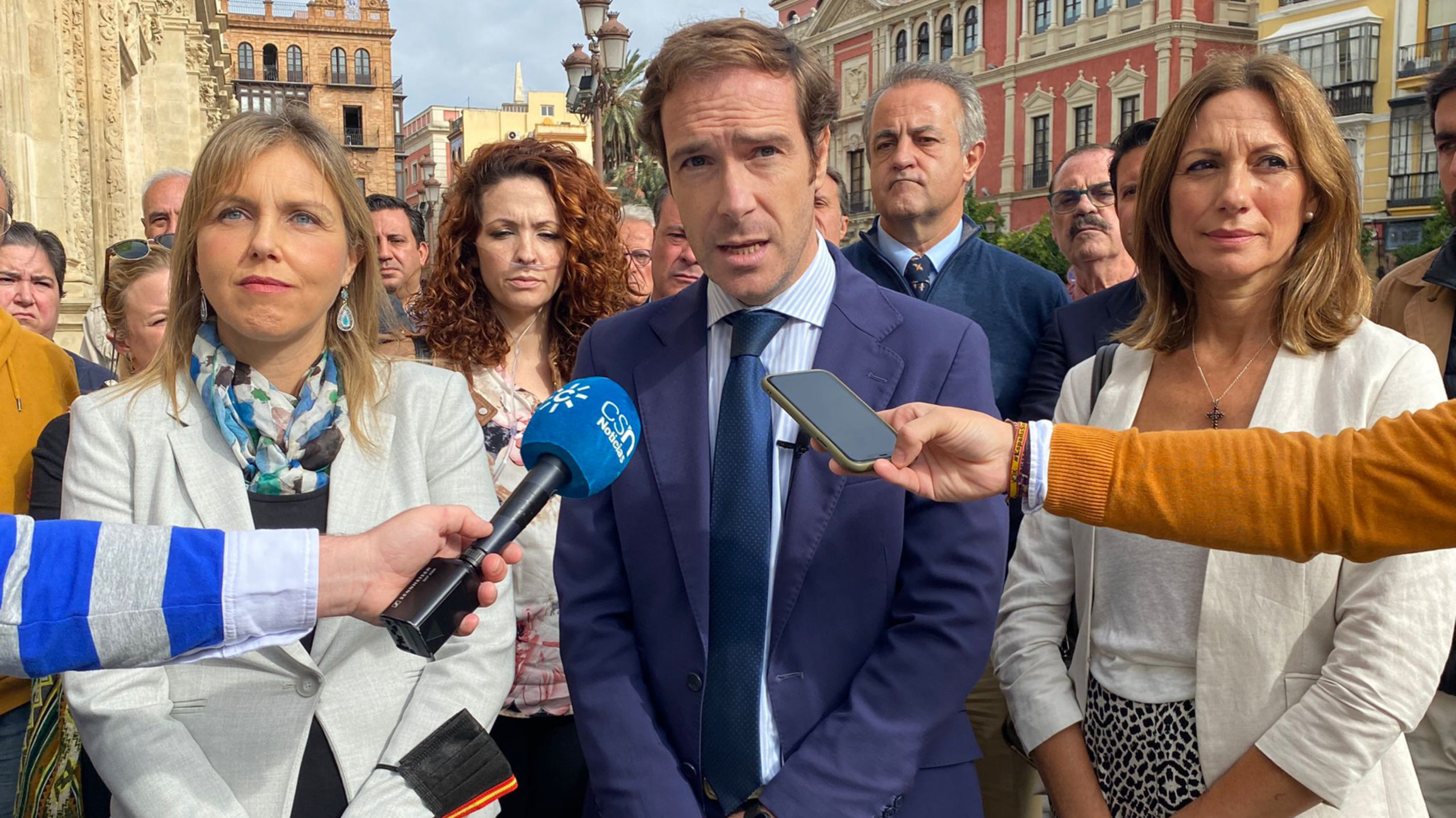 Javier Cortes, junto a Reyes Romero y Cristina Peláez