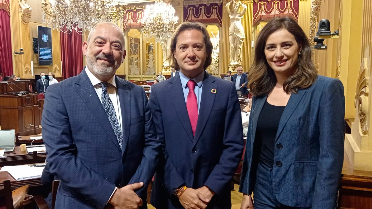 La Constitución recoge que los padres tienen derecho a educar a sus hijos conforme a sus convicciones morales o religiosas.