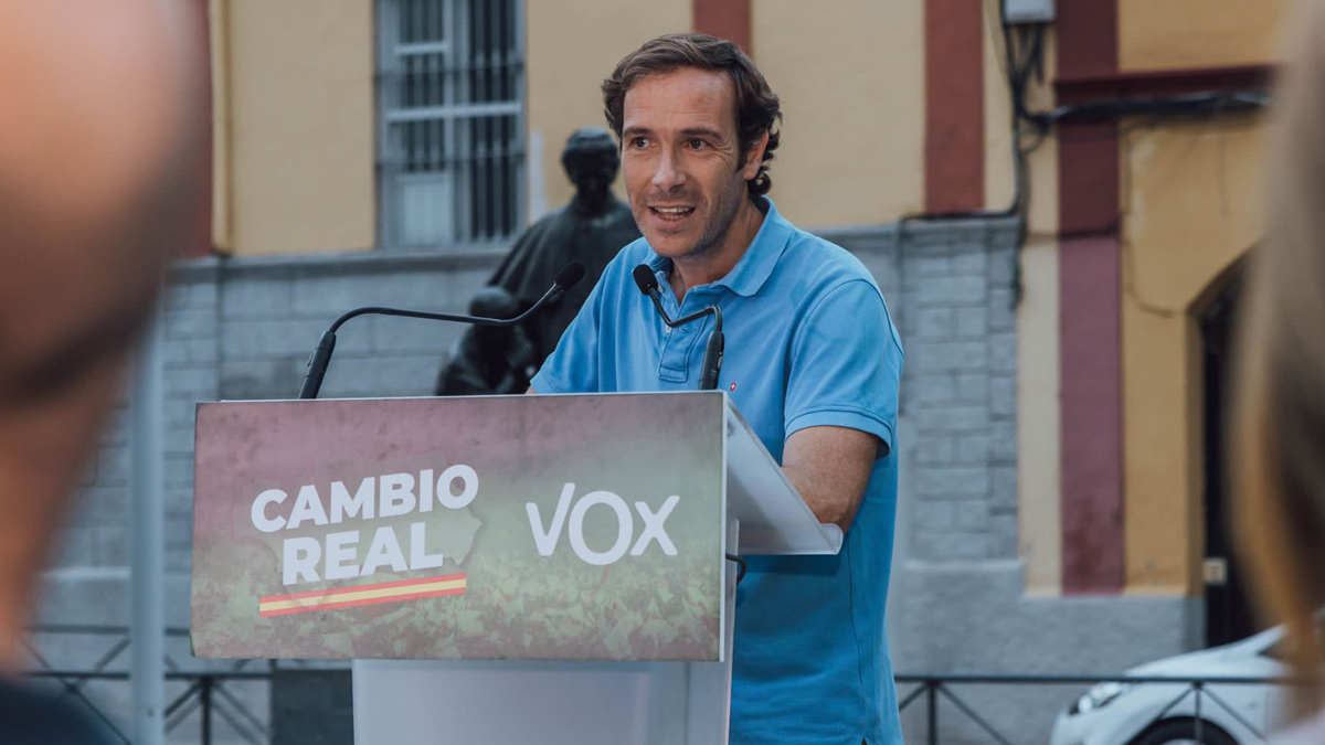 El cabeza de lista de VOX al Parlamento de Andalucía, Javier Cortés, en Utrera