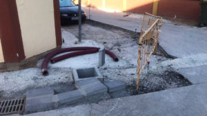Una de las obras interminables que el Ayuntamiento tiene en Palomares del Río