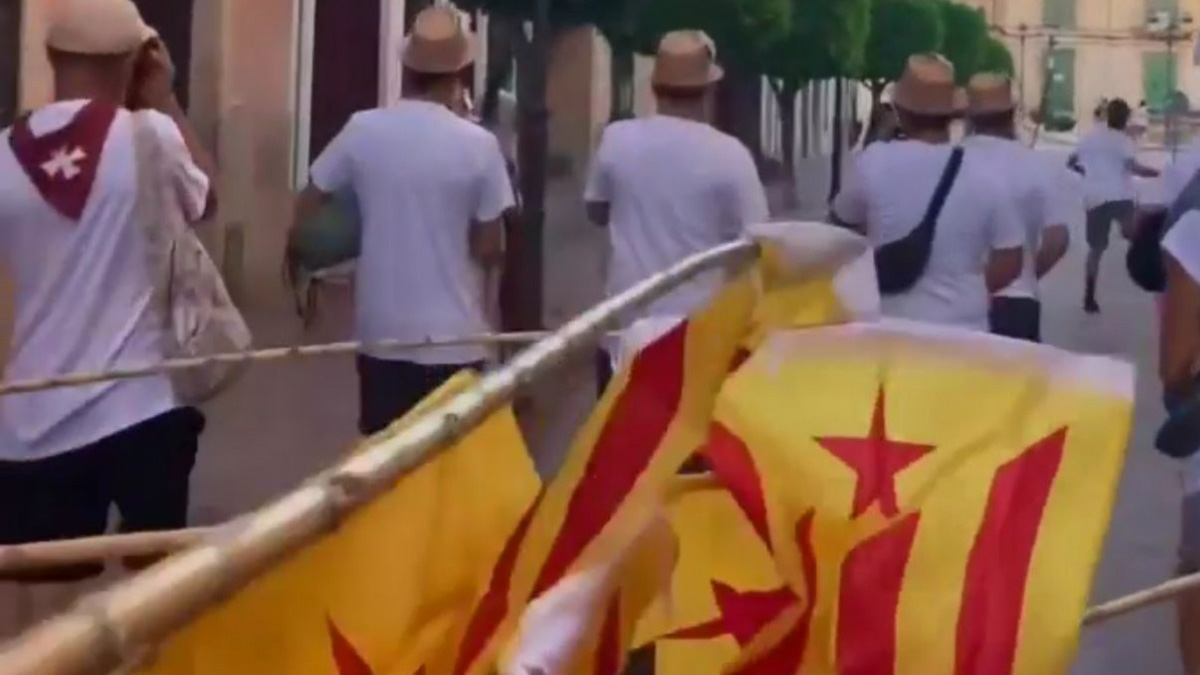 Un año más el despliegue de esteladas y apología separatista ha ensuciado las fiestas de Sant Agustí.
