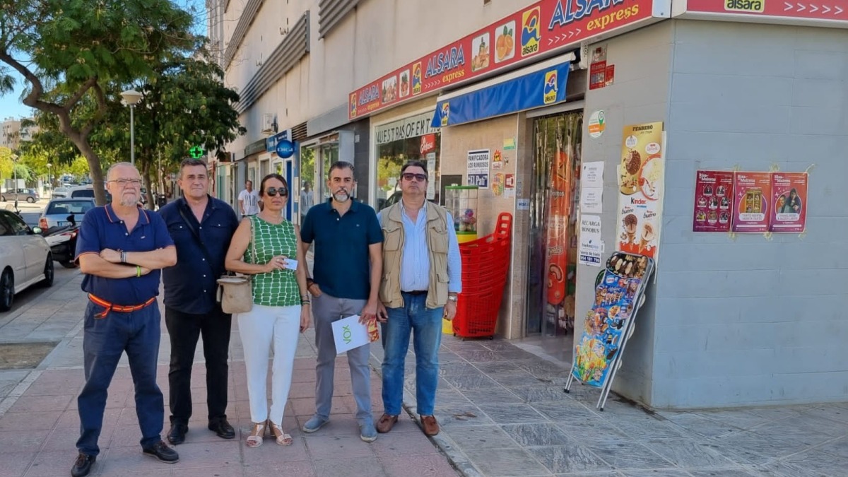 VOX inicia en Mairena del Aljarafe una campaña en apoyo a comerciantes, hosteleros y autónomos