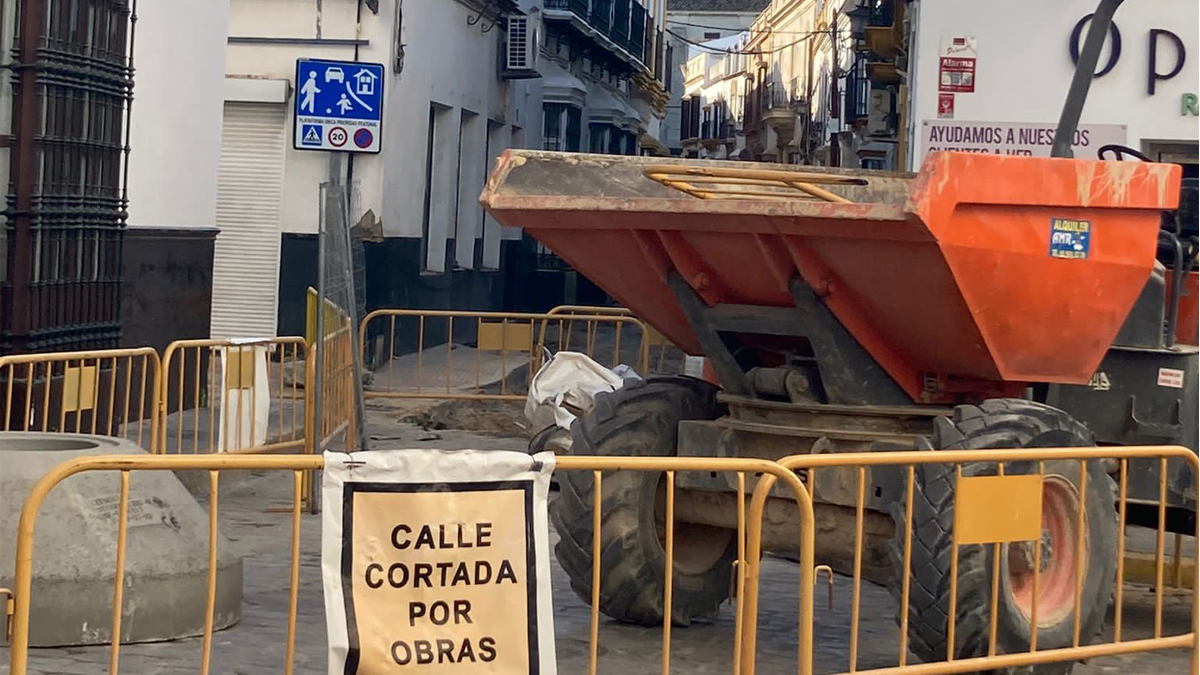 Una de las interminables obras que el Ayuntamiento de Marcha realiza en la localidad