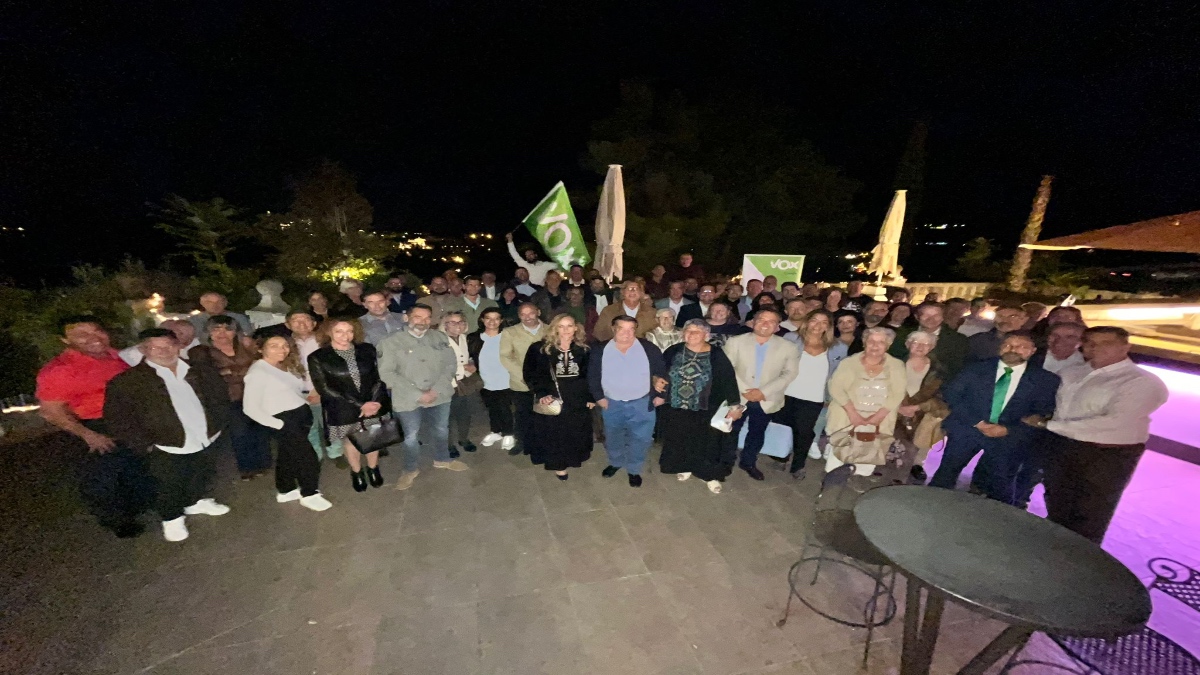 Un centenar de afiliados de VOX acuden a la convención provincial del partido judicial 5