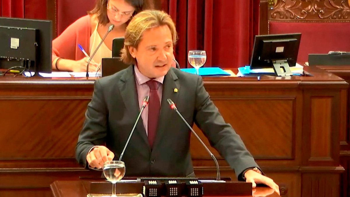 Su moción al igual que el decreto no dice ni una palabra de los vertidos de las depuradoras.